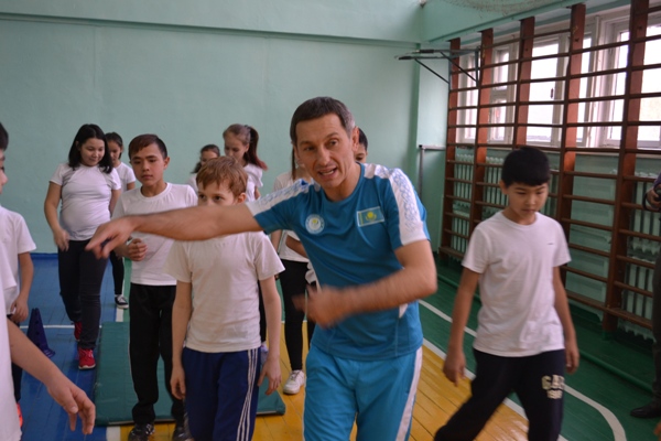 Юрий Мельниченко: «Выдающиеся казахстанские спортсмены приобщают наше подрастающее поколение к здоровому образу жизни — это прекрасно»