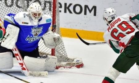 Фоторепортаж с матча МХЛ «Снежные Барсы» — «Ирбис» 1:4