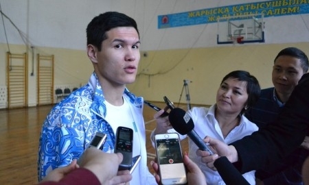 Фоторепортаж с урока физкультуры с Мельниченко и Елеусиновым в проекта «Физкульт-Ура»«