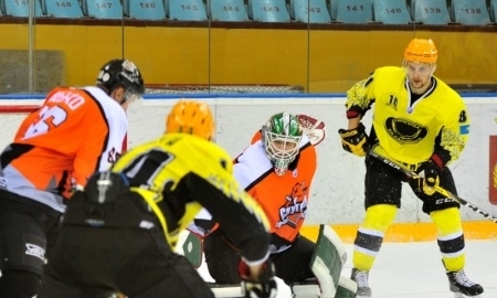 Фоторепортаж с матча ВХЛ «Спутник» — «Сарыарка» 1:2