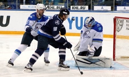Фоторепортаж с матча КХЛ «Нефтехимик» — «Барыс» 0:3