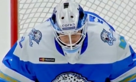 Сейв Карлссона в матче «Барыс» — «Динамо» Москва вошел в ТОП-10 лучших сейвов месяца КХЛ