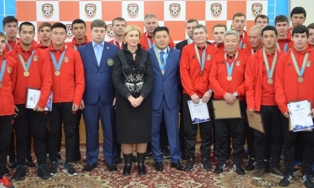 Футболисты «Шахтера-U21» получили бронзовые медали