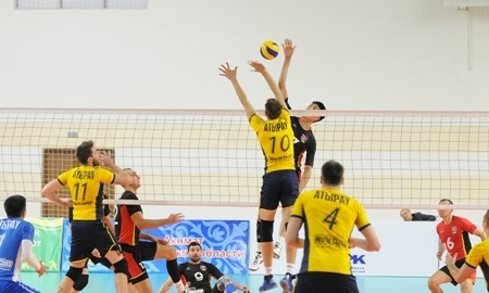 «Алтай» потерпел первое поражение