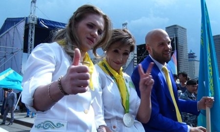 Казахстанских олимпийцев изобразили на почтовых марках