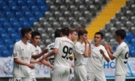 Дубль «Астаны» провел матч с юношеской командой