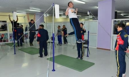 На силу и выносливость проверили руководство казахстанской армии