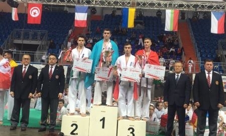 Юные казахстанские каратисты завоевали двенадцать медалей на Кубке Европы