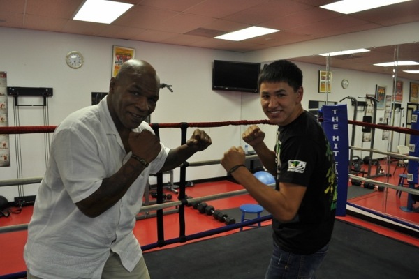 Жанкош Тураров: «Мне нравится умный бокс, как у Флойда Мэйвезера»