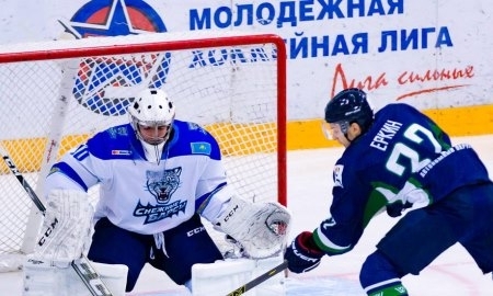 Фоторепортаж с матча МХЛ «Мамонты Югры» — «Снежные Барсы» 2:1