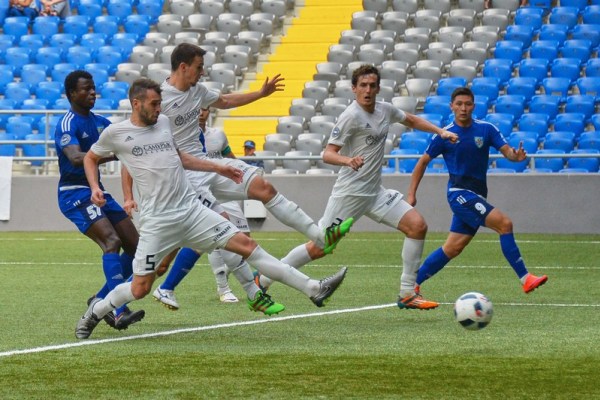 Кто вперед, а кто назад