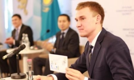 Олимпийский чемпион Баландин поздравил казахстанцев с наступающим Новым годом