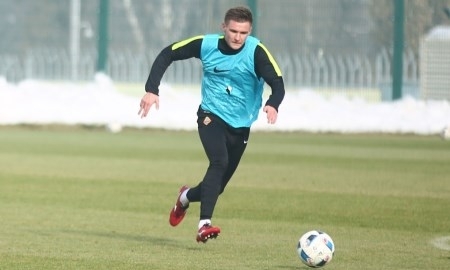 «Кайрат» официально объявил о подписании Гладченко