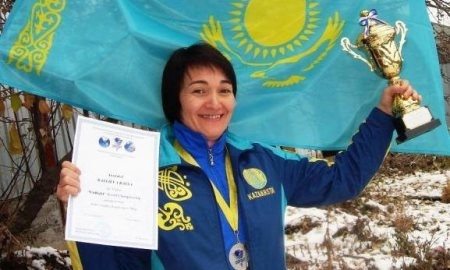 41-летняя казахстанка стала трехкратной чемпионкой мира по универсальному бою