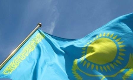Казахстанские альпинисты водрузили флаг Казахстана на высшей точке Антарктиды
