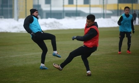 Фоторепортаж с двустороннего матча «Кайрата»