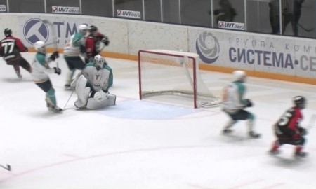 Видеообзор матча ВХЛ «Нефтяник» — «Торпедо» 2:3