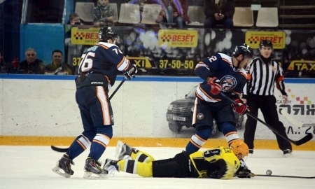 Фоторепортаж с матча ВХЛ «Южный Урал» — «Сарыарка» 3:4