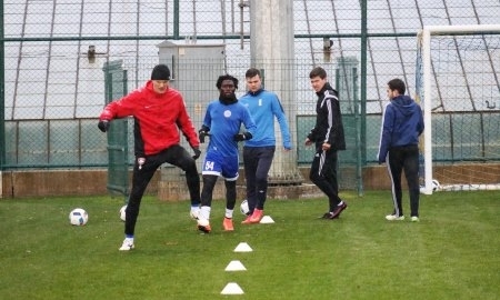 Фотографии с вечерней тренировки «Окжетпеса»