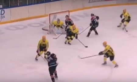 Видеообзор матча ВХЛ «Рубин» — «Сарыарка» 2:1 Б 