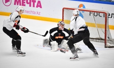 Фоторепортаж с тренировки «Авангарда» перед матчем с «Барысом»
