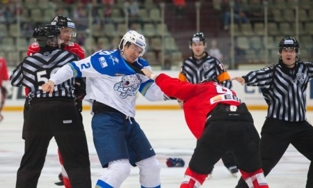 Потасовки Савченко и Доуса — среди самых жестких и зрелищных драк сезона 2016/17 КХЛ