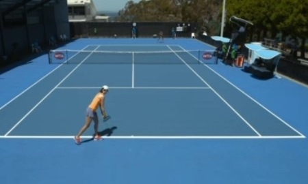 Воскобоева пробилась во второй круг турнира в Хобарте