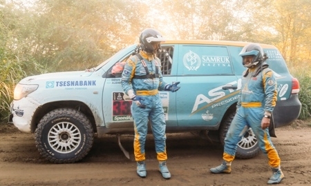 Экипаж Astana Motorsports вытащил конкурентов из феш-феша