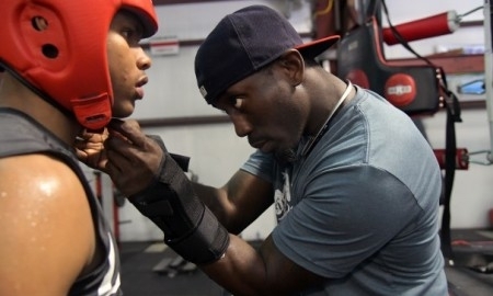 Тренер «нового Мэйвезера» уверен, что Джейкобс побьет Головкина