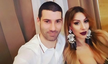 Футболист сборной Казахстана «похвастался» своей женой-красавицей