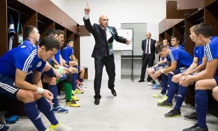 Какау ушел с поста главного тренера сборной Казахстана