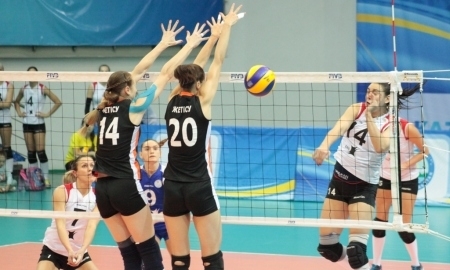 «Иртыш-Казхром» и «Алтай» уходят в отрыв