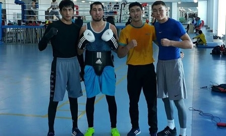 Ербосынулы спаррингует с боксерами «Astana Arlans» в преддверии боя в США