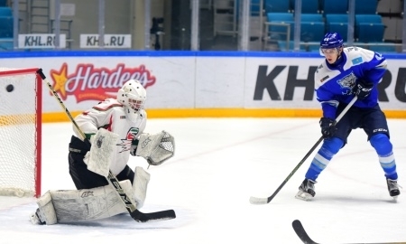 Фоторепортаж с матча МХЛ «Снежные Барсы» — «Спутник» 4:0
