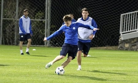 Фоторепортаж с вечерней тренировки «Иртыша» 