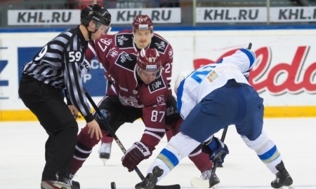 Фоторепортаж с матча КХЛ «Динамо» Рига — «Барыс» 2:3