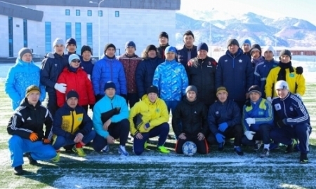 Казахстанские боксеры сыграли в футбол во время УТС