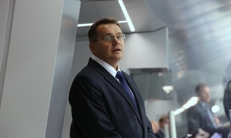 Экс-тренер «Барыса» Назаров продлил контракт с «Нефтехимиком»