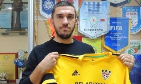 Хижниченко отметился голевым пасом в матче за новый клуб