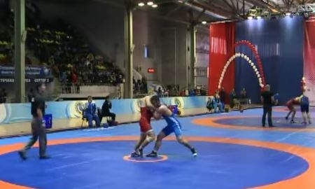 Чемпионат Казахстана собрал в Караганде 500 лучших молодых борцов