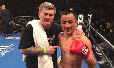 Хаттон рассказал, как Жакиянову удалось победить Уоррена