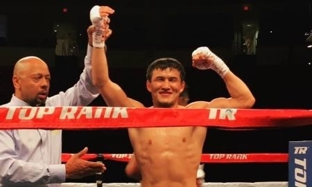 Уалиханов готовится к третьему бою на профи-ринге