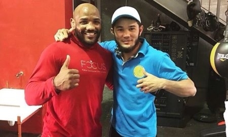 Шарибаев тренируется с топовым бойцом UFC перед боем в США