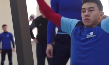 Видео тренировки «Астаны-U21» в тренажерном зале