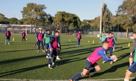 Фоторепортаж с вечерней тренировки «Ордабасы» 19 февраля