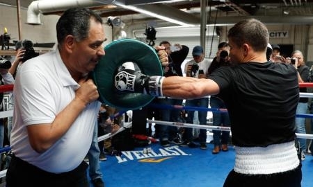 Абель Санчес: «Для Канело бой с Чавесом — бизнес, а не подготовка к Головкину»