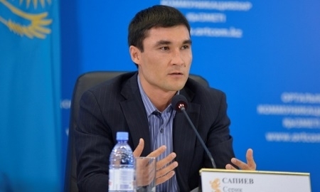 Серик Сапиев: «Шарипова прогрессирует от боя к бою»