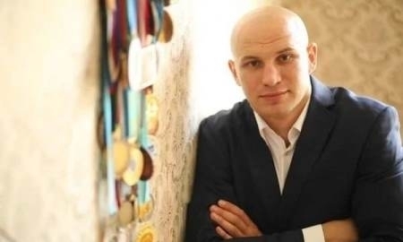 Иван Дычко: «У Головкина с Джейкобсом будет как обычно: раундов пять побоксирует, а потом — нокаут»