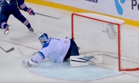 Сейвы Карлссона в матчах «Барыс» — «Металлург» Магнитогорск вошли в ТОП-10 лучших сейвов второго раунда плей-офф Кубка Гагарина-2017