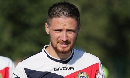 Украинский защитник пополнил «Махтаарал»